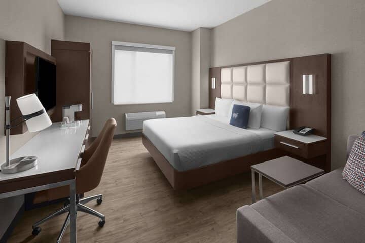 Room 10 of 40