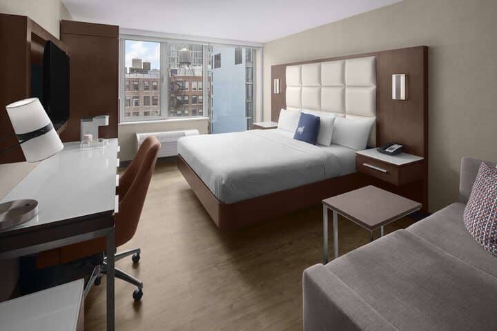 Room 15 of 40