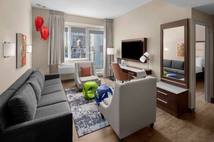 Room 21 of 40