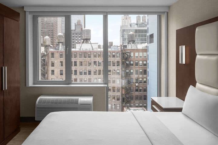 Room 14 of 40