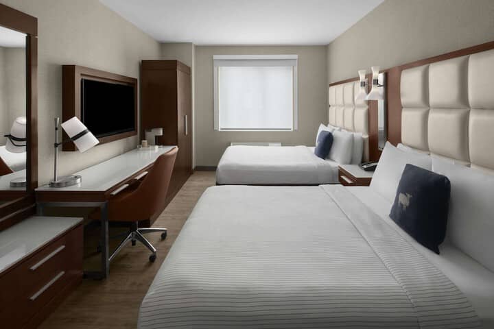 Room 13 of 40